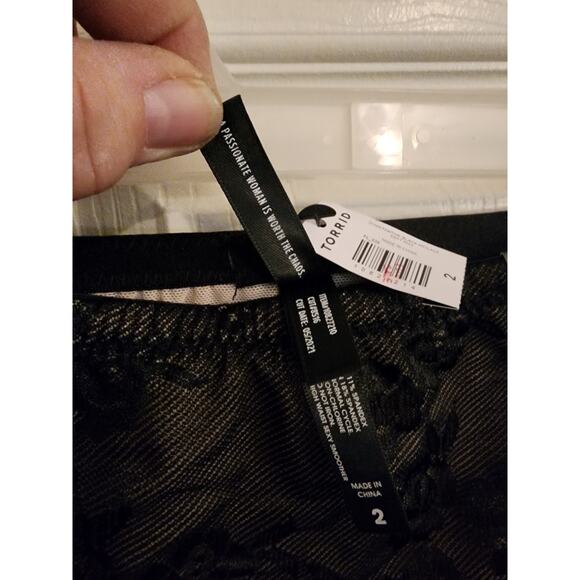 NWT Torrid BLACK Lace MICROFIBER 360° SMOOTHING High Waist Short sz 2X Plus - Picture 3 of 4